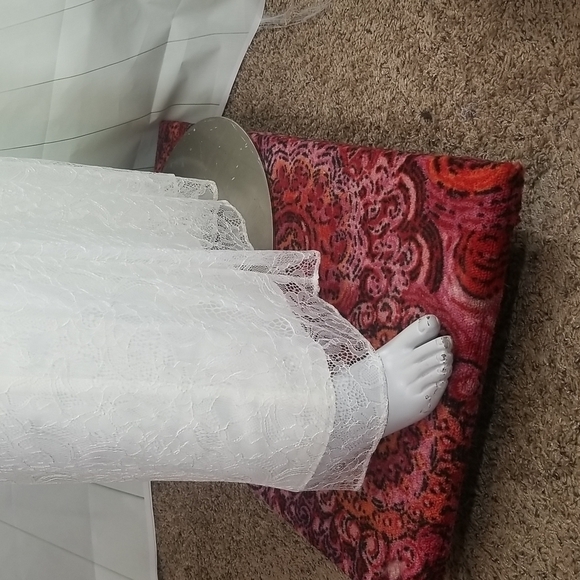 David's Bridal SZ 8 Wedding Dress Ivory High Neck Empire Waist Lace Halter FLAW - Picture 15 of 17